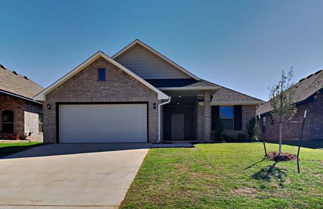 Spectacular 4 Bedroom 2 Bathroom Home in Piedmont Schools Gallery 4