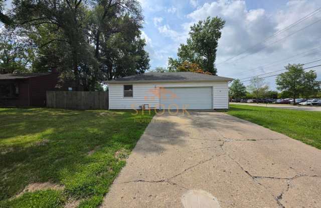 **MOVE-IN SPECIAL** FRESH 4 BR HOME CLOSE TO EVERYTHING IN WEST LAFAYETTE Gallery 3