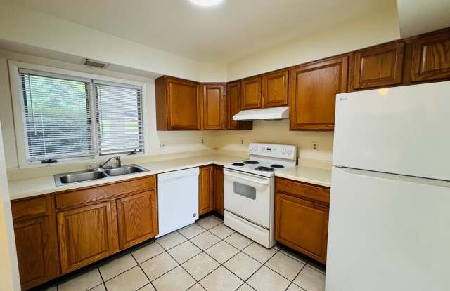 3 Bedroom 2.5 Bath Townhouse Gallery 4