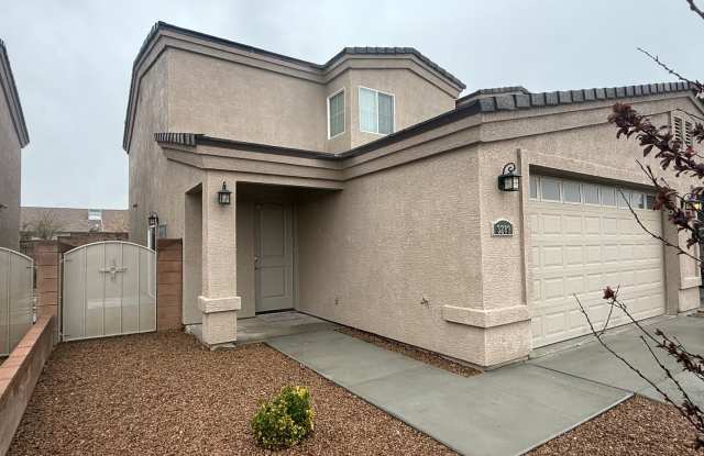 Fully Furnished 4 Bedroom 3 Bathroom Home photos photos