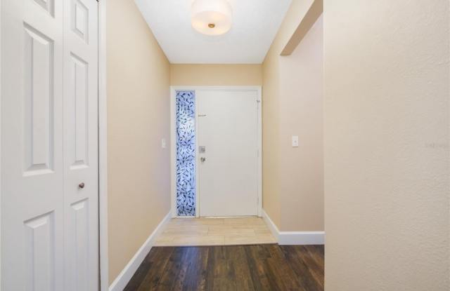 439 S NETHERWOOD Crescent Gallery 4