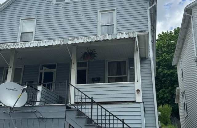 941 1/2 Fronheiser St photos photos