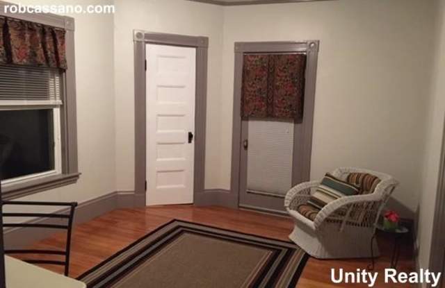 18 Rockland St. Gallery 4