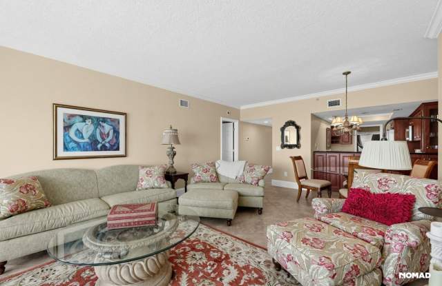 Tranquil Beachfront Oasis: Fully Furnished 2BR, 2BA + Office Condo on the Gulf Gallery 4