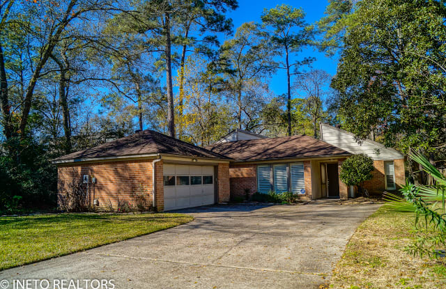 2016 Bristlecone Pl - 2016 Bristlecone Place, The Woodlands, TX 77380