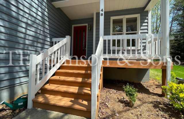 Elegant 3 Bedroom Home Near Peace Haven – Top Schools  Private Deck! Gallery 2