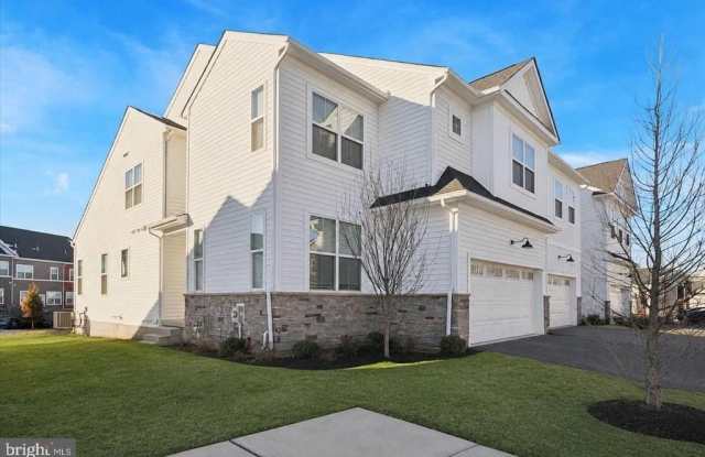 10 LADBROKE DRIVE Gallery 1