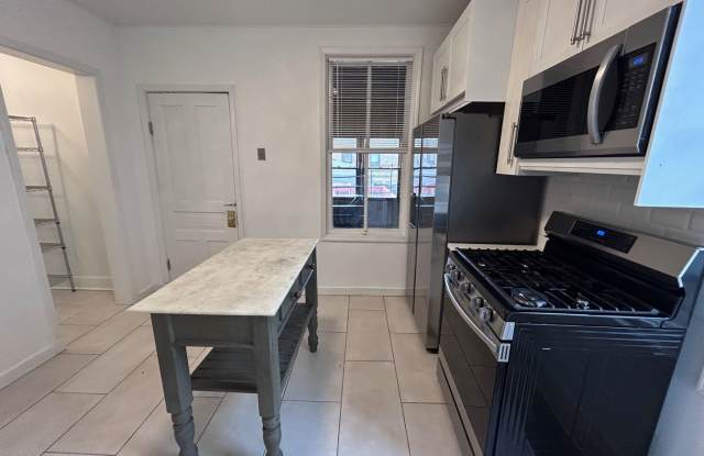 Remodeled 3 Bed In Avondale! photos photos