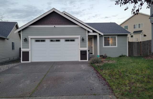 Amazing 3 br 2 bath ONE LEVEL home on fully fenced large lot on cul de sac! photos photos