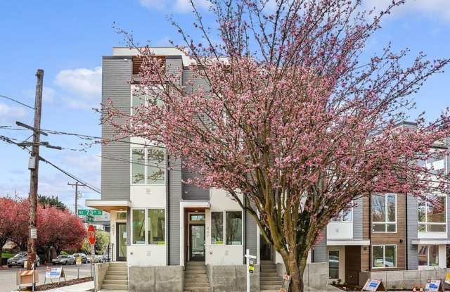 Chic Townhome at Green Lake Gallery 3
