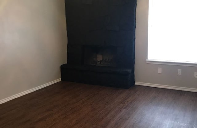 1610 A SUN VALLEY - 1610 Sun Valley Dr, Cleburne, TX 76033