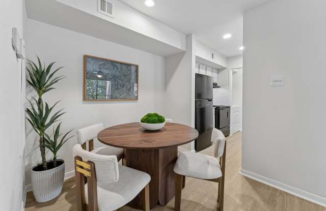 Knoll Crest Gallery 2