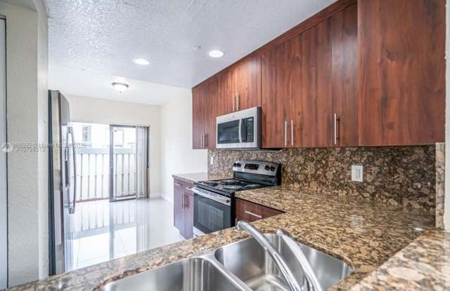 636 NE 195th Street 636, Miami, FL 33179 photos photos