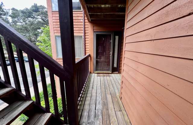 Gorgeous Condo right off Shore Dr, a street over from Beach Access!! Gallery 4