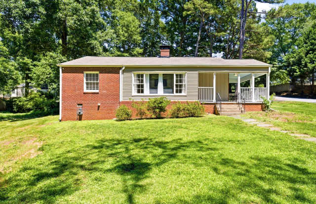 Furnished 3BR Across from Perkerson Park Gallery 3
