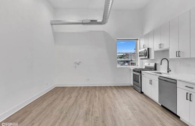 4731 North Western Ave. Gallery 2