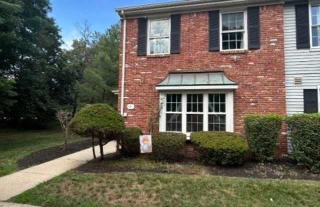 448 Saint Giles Ct - 448 Saint Giles Court, Somerset, NJ 08873