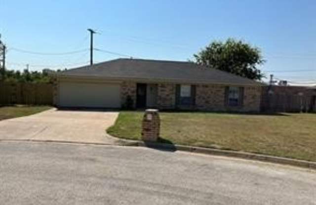 125 Brazil Court - 125 Brazil Court, Hurst, TX 76054