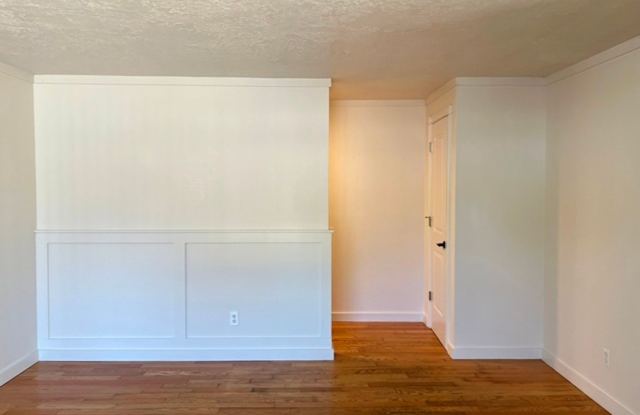 2Bd/1Ba Single Story Condo - Available Now! Gallery 3