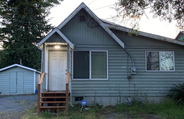 9912 Holly Dr - 9912 Holly Drive, Everett, WA 98204
