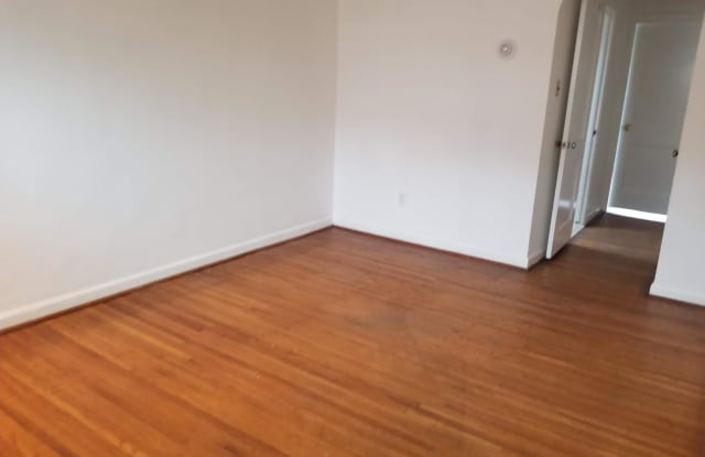 5827 DICKENS AVENUE Gallery 4