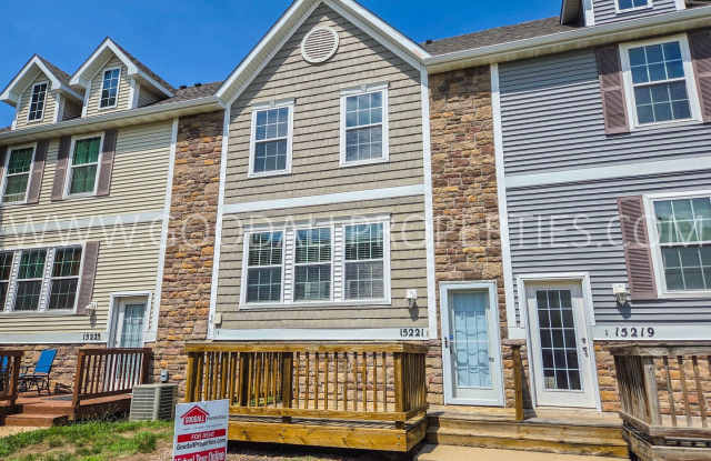2-Bedroom, 2-Bath Townhome in Urbandale with Attached 2-Car Garage photos photos