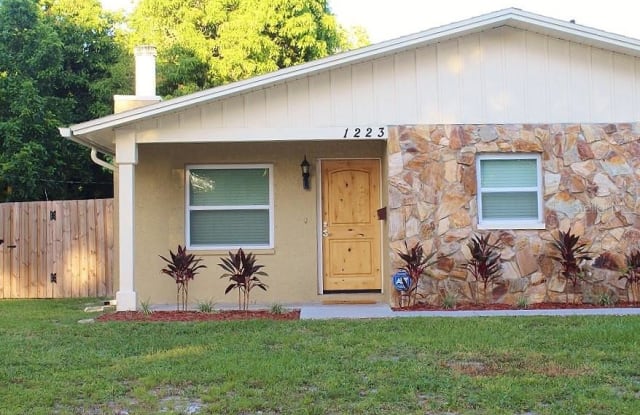 1223 35 STREET N - 1223 35th St N, St. Petersburg, FL 33713