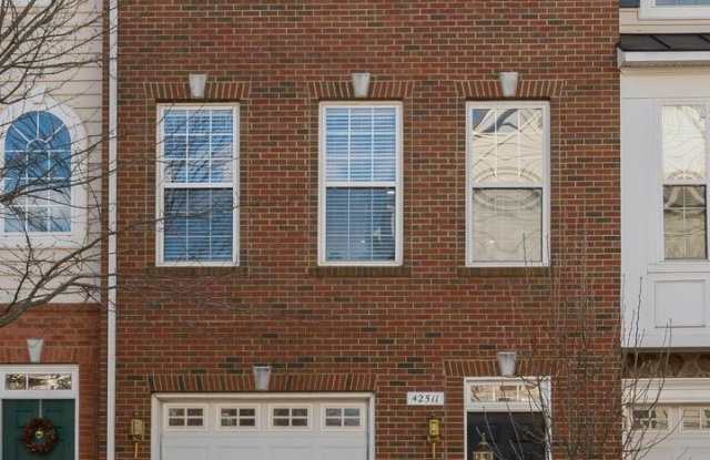 42511 MAGELLAN - 42511 Magellan Square, Brambleton, VA 20148