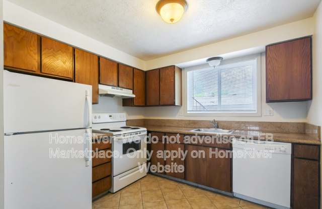 3221 S Regal St photos photos