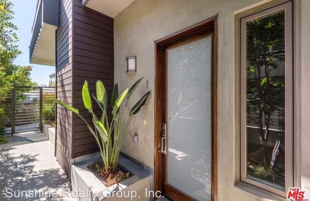 811 19th St. #1 Gallery 3