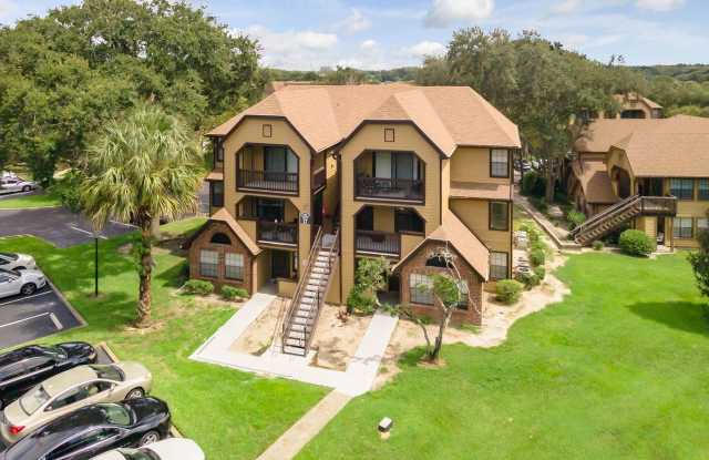 Lovely 1/1 Condo in Altamonte ~ Gated Lakefront Community ~ Updated Kitchen and Bath! - 380 Lake Ontario Court, Seminole County, FL 32701