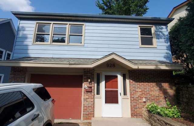 2 Bedroom Single Family - 928 Aurora Street, Waukesha, WI 53186