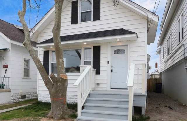 208 N Suffolk Ave - 208 North Suffolk Avenue, Ventnor City, NJ 08406