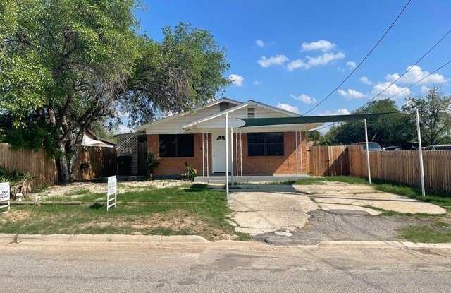 516 E HOLLAND ST - 516 East Holland Street, Crystal City, TX 78839