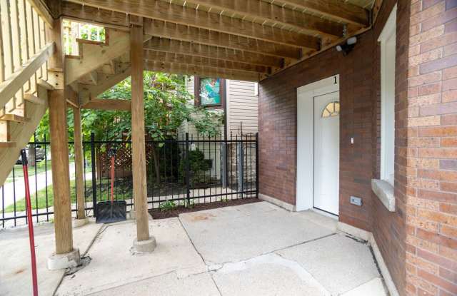 2847 N Ridgeway Avenue Gallery 3