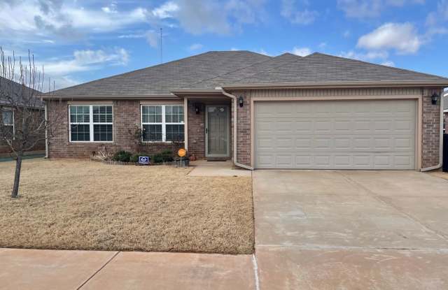 Beautiful 3 Bed 2 Bath Home in Moore photos photos