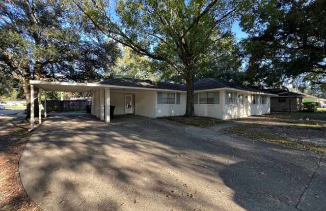 Newly updated!  3 bedroom, 1.5 bath home on corner lot in Crestaire Subd photos photos