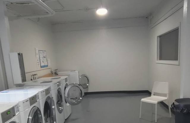 Rialto Court Apartments | MOVE-IN SPECIAL: ONE MONTH FREE RENT Gallery 4