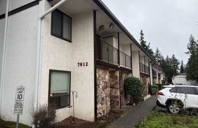 Beautifully Renovated 2 Bed/1.5 bath Condo Edmonds, WA. $2495/mo. photos photos