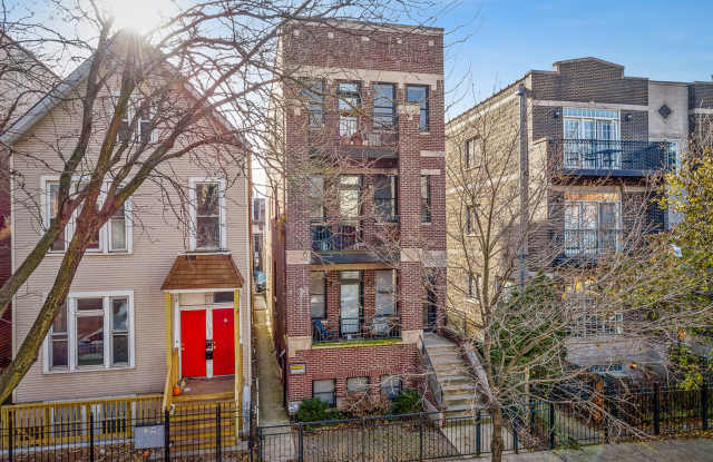 1039 W Newport Gallery 3