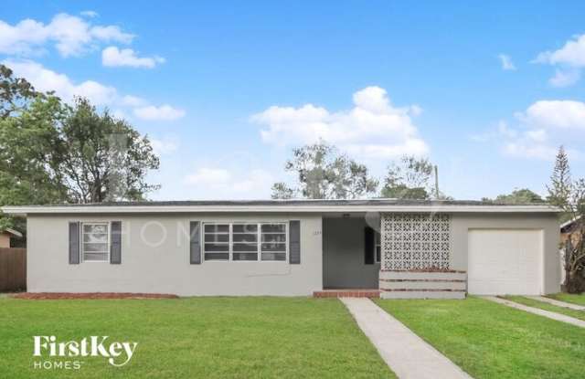 1275 West Wellington Drive - 1275 West Wellington Drive, Deltona, FL 32725