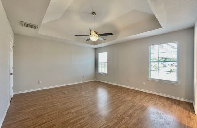 609 Chicago St - 609 Chicago Street, San Marcos, TX 78666