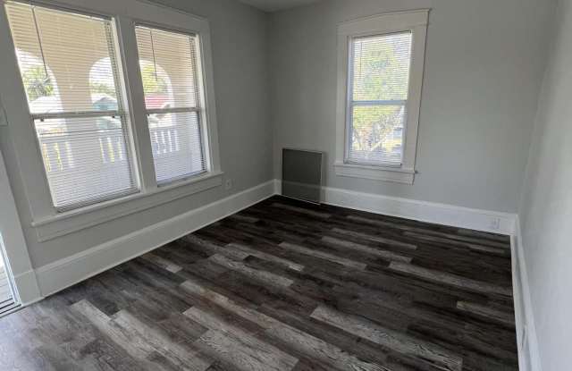 209 Taylor Avenue Gallery 3