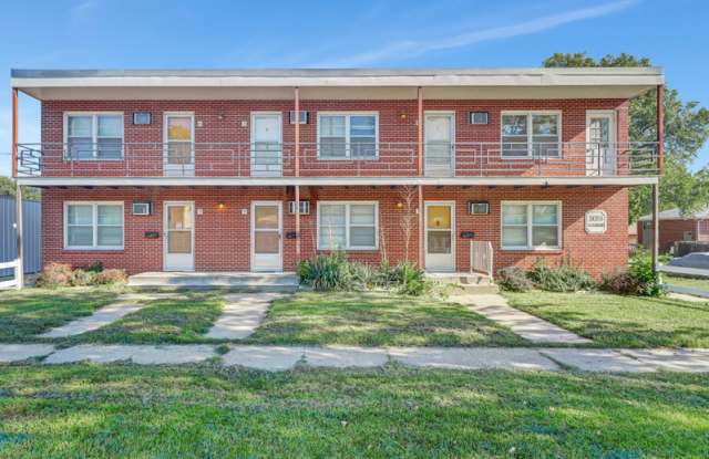 5050 Cleveland Ave - 5050 Cleveland Avenue, Lincoln, NE 68504