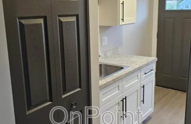5903 North Wayne Road Gallery 4