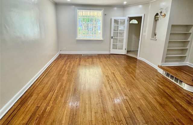 4218 Bruner Avenue Gallery 2
