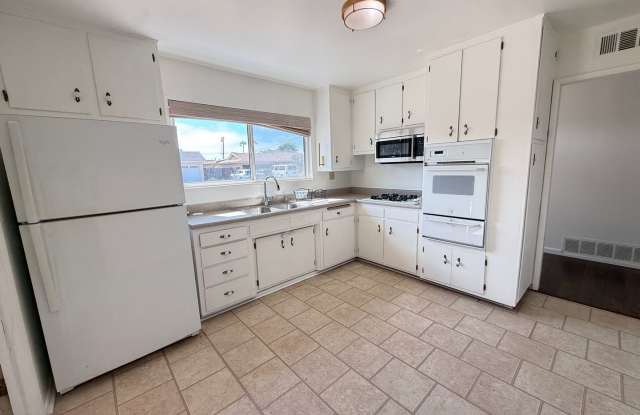 Cardiff 3 br one level large yard pet OK  house TEXT 858-774-1574 Gallery 4