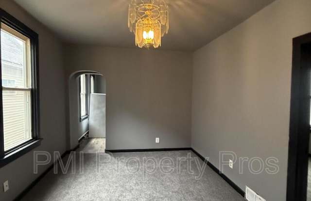 3127 West Garfield Avenue photos photos