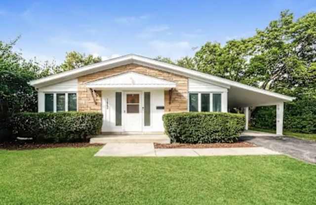 1461 Deerfield Rd photos photos