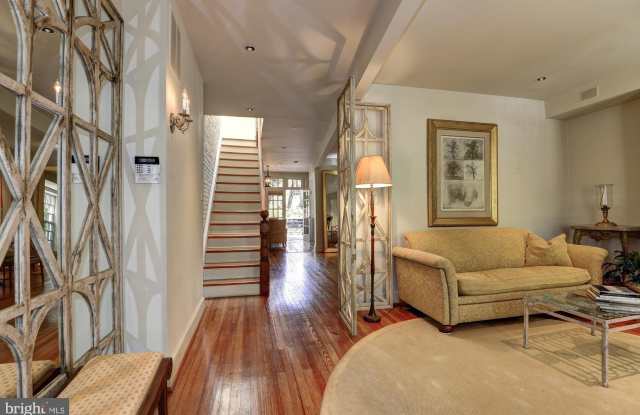 3249 O Street NW Gallery 3